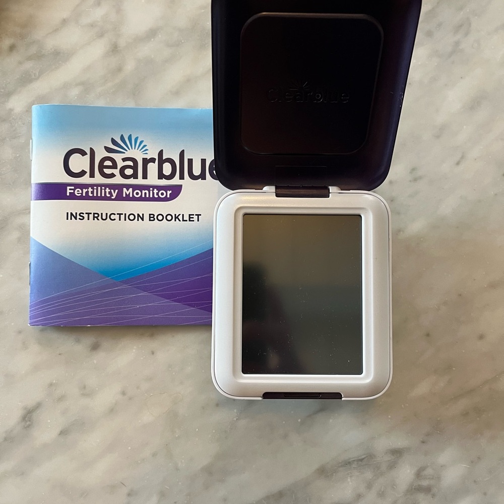 New Clearblue Fertility Monitor with  Touchscreen and Instruction Booklet